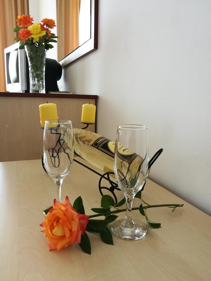 Family Hotel Lipite Tipchenitsa Экстерьер фото