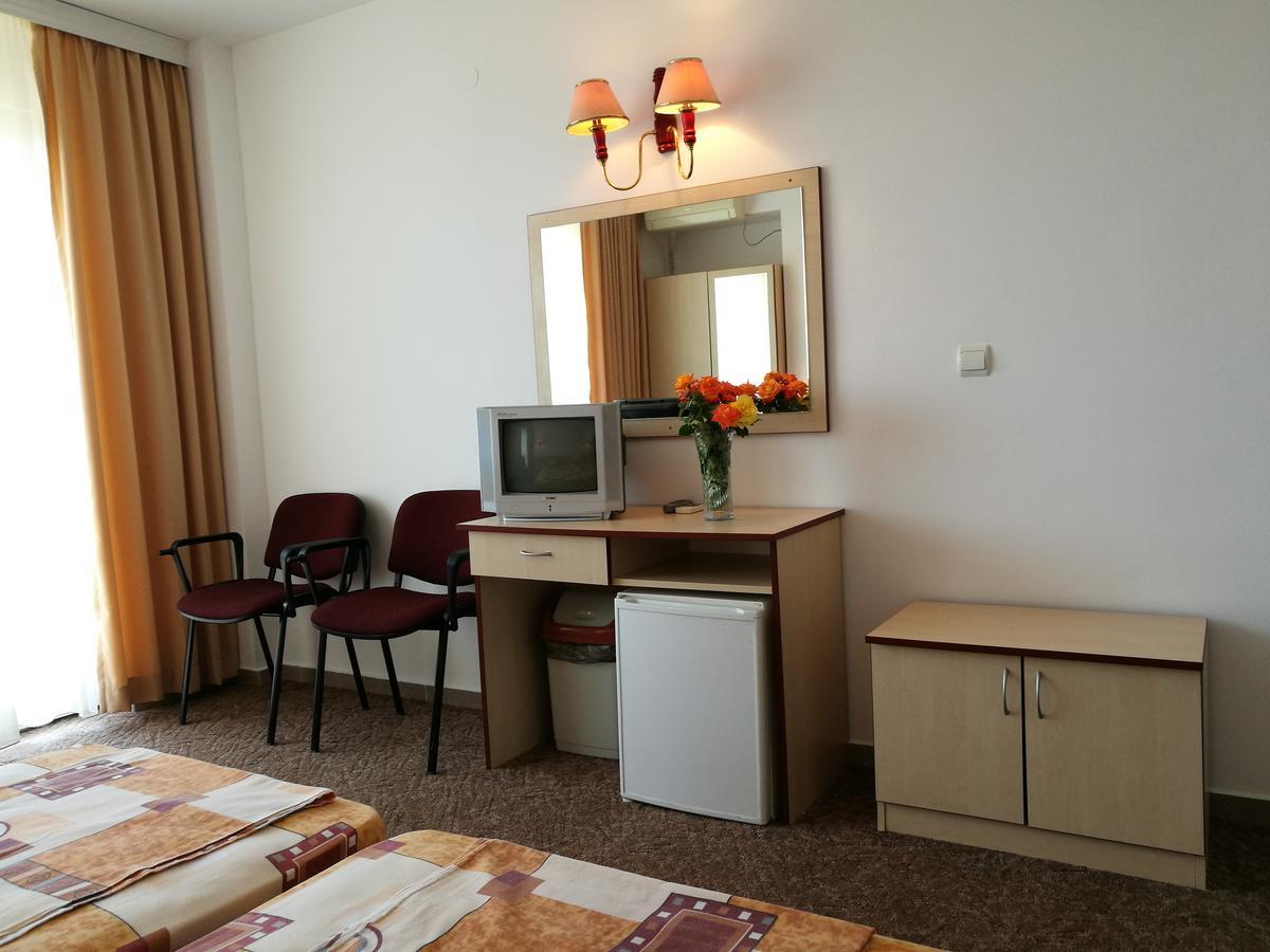 Family Hotel Lipite Tipchenitsa Экстерьер фото