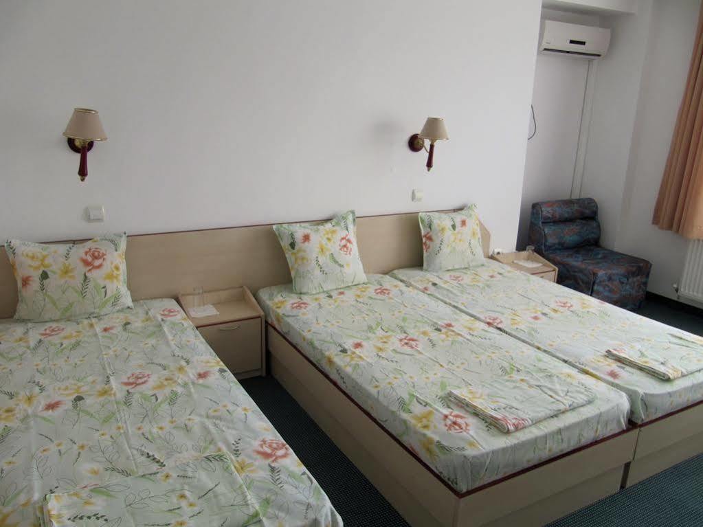 Family Hotel Lipite Tipchenitsa Экстерьер фото